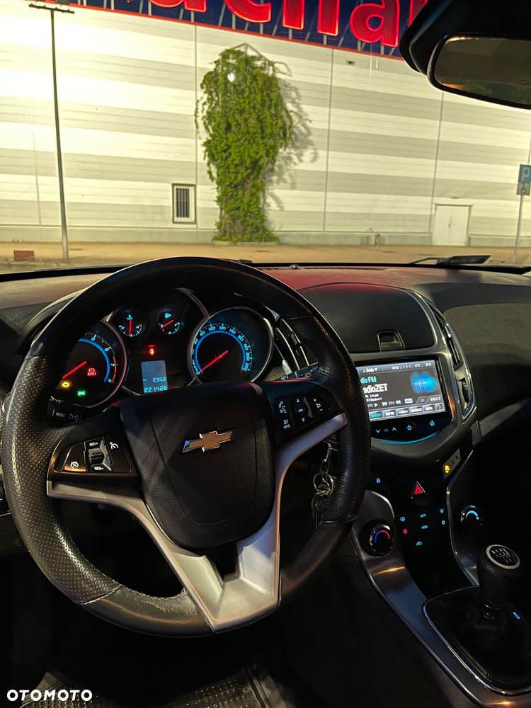 Chevrolet Cruze 1.8 LT+ - 9