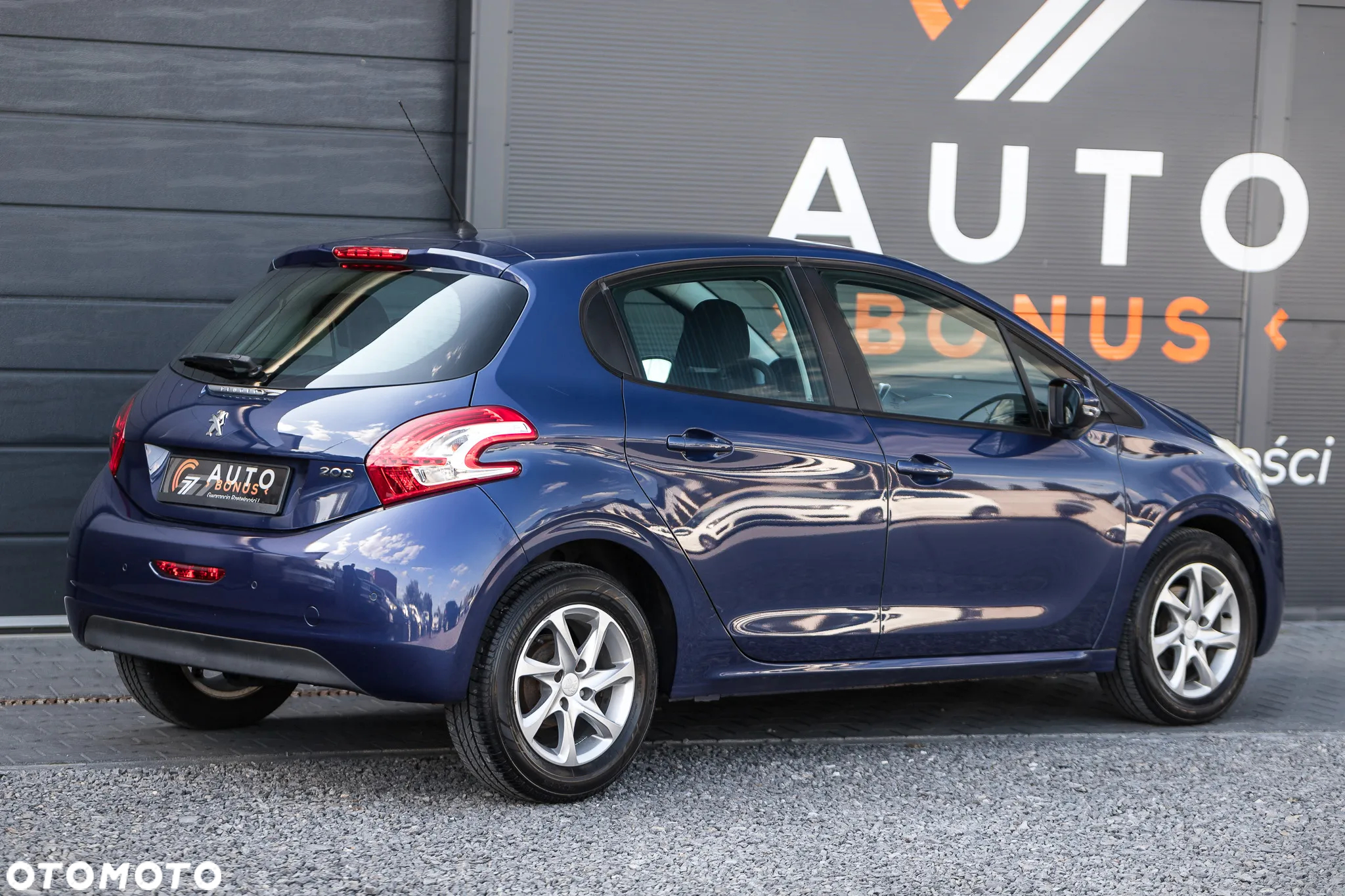 Peugeot 208 - 11
