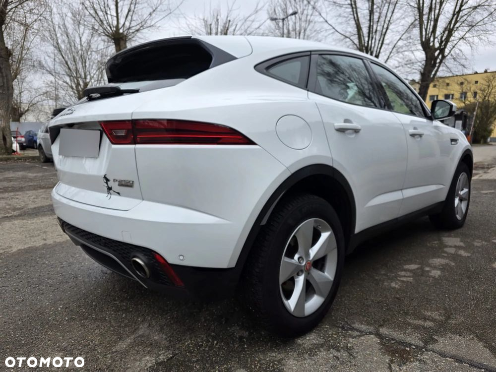 Jaguar E-Pace - 4