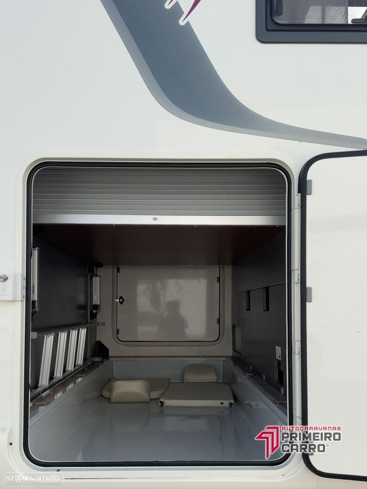 Rapido Serie 6F 696 FF Premium c.central e basculante - 11