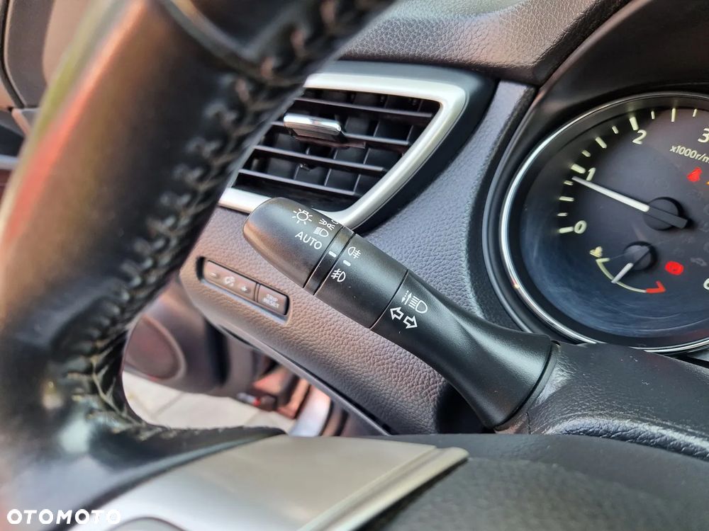 Nissan Qashqai 1.6 DCi Tekna EU6 - 35