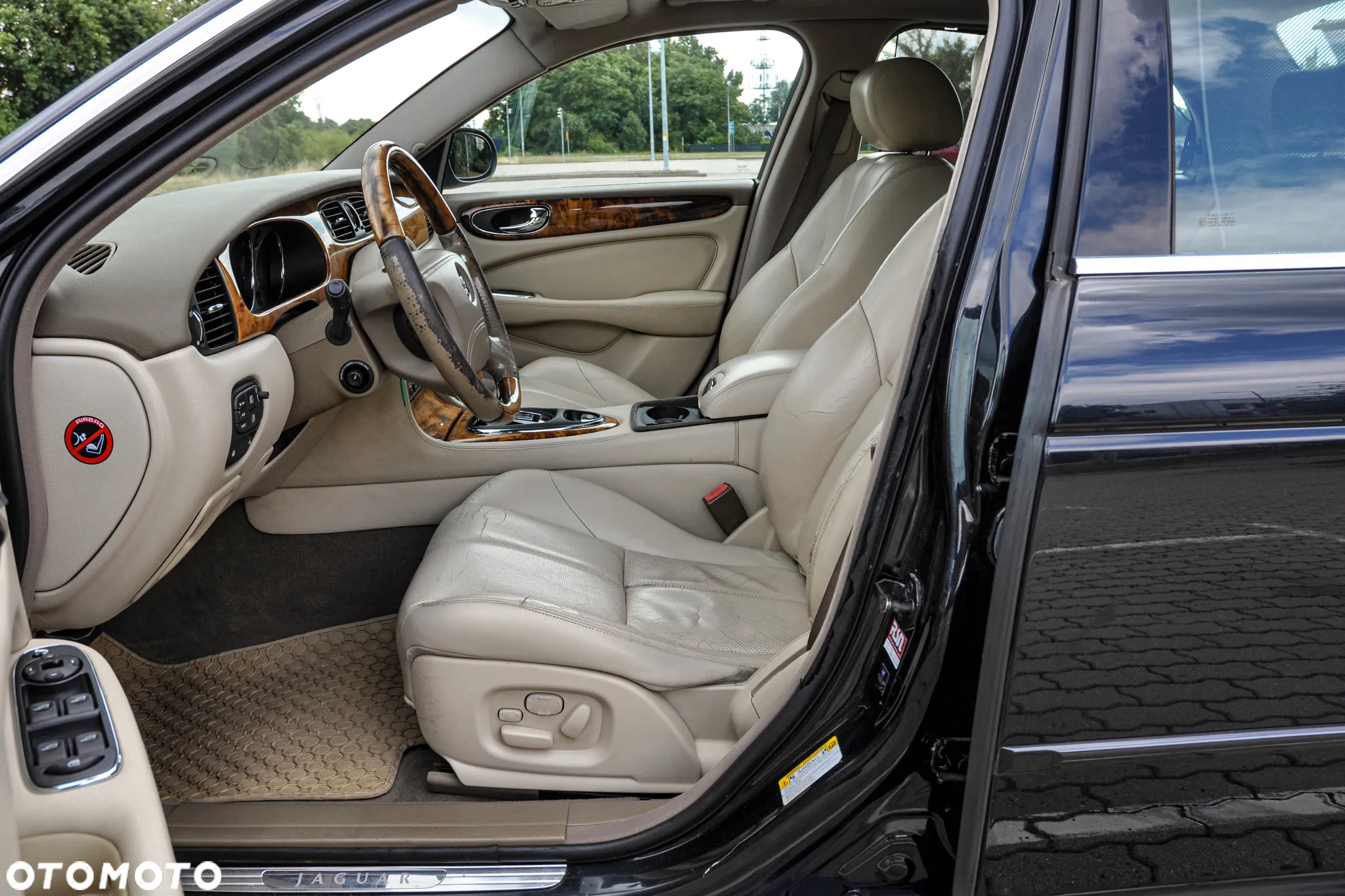 Jaguar XJ - 7