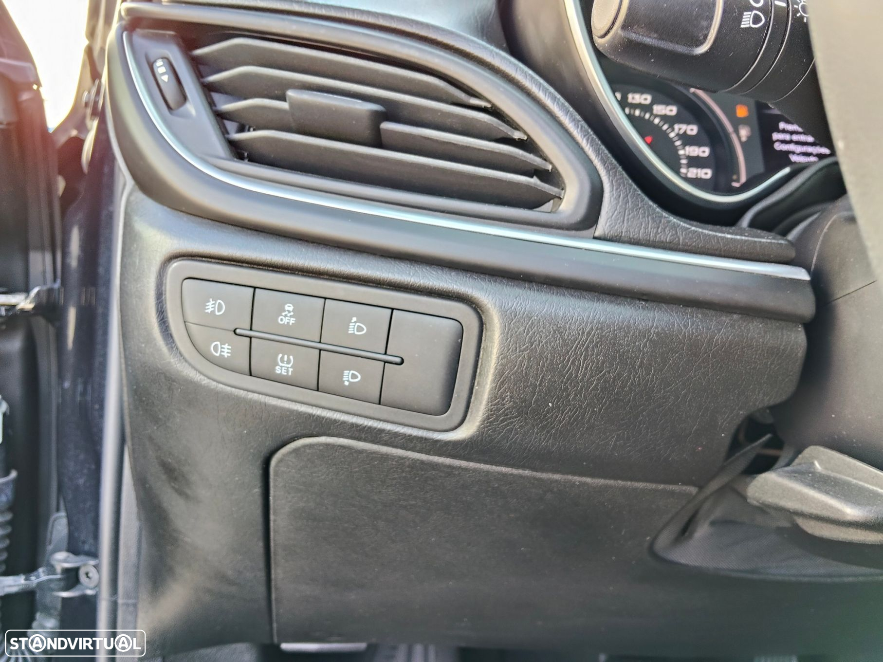 Fiat Tipo Station Wagon 1.6 M-Jet Lounge Tech DCT - 33