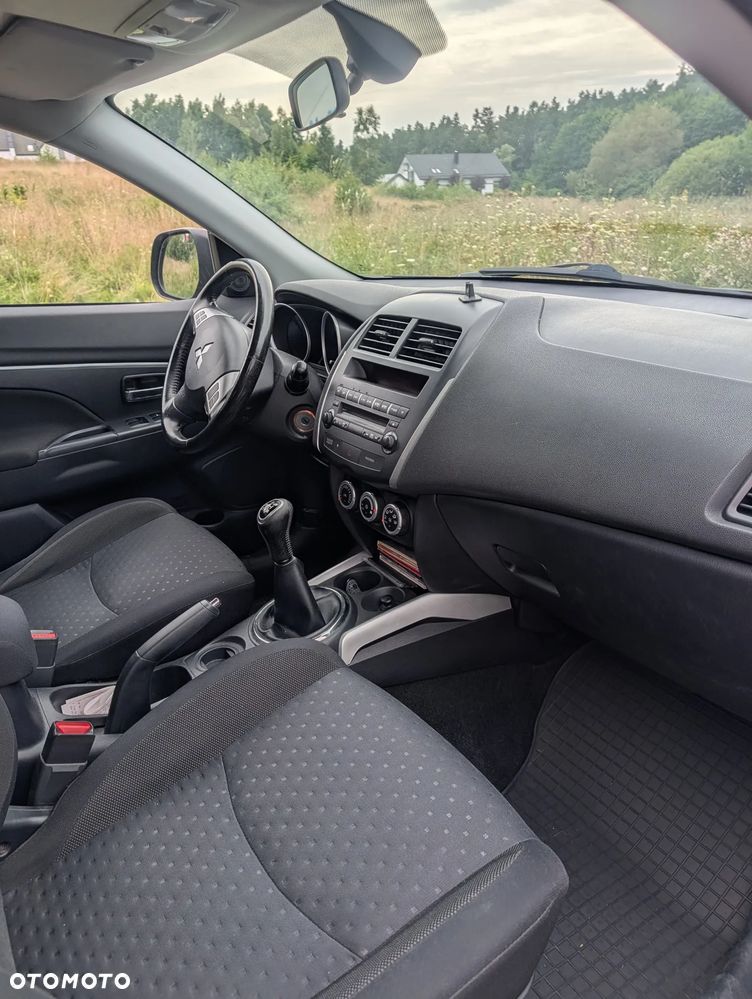 Mitsubishi ASX 1.6 Inform - 13