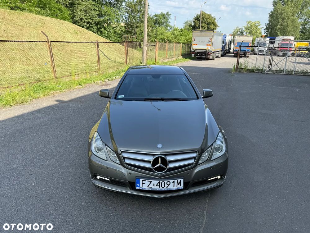 Mercedes-Benz Klasa E 220 CDI DPF BlueEFFICIENCY 7G-TRONIC Avantgarde - 9