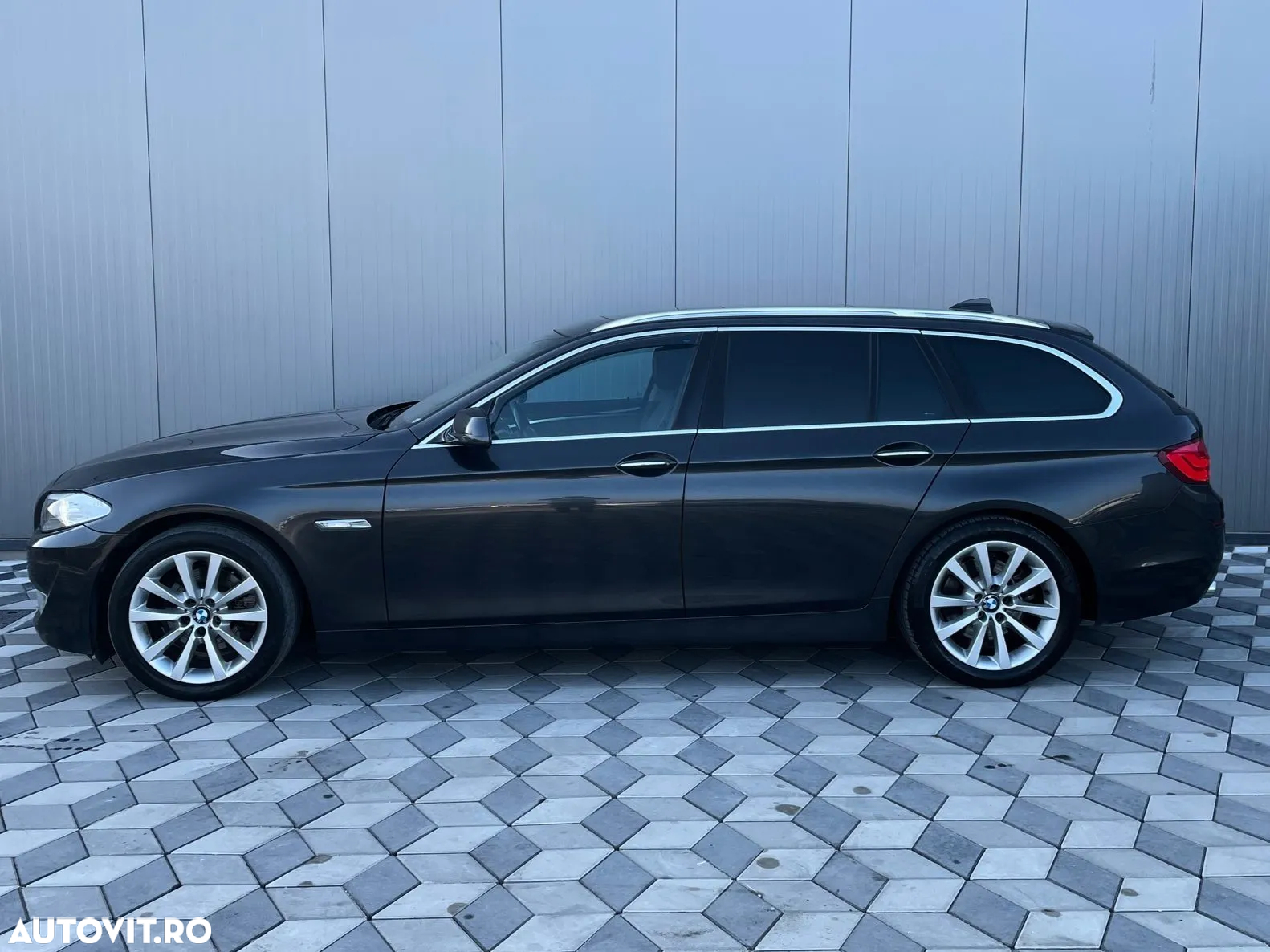 BMW Seria 5 520d Touring Aut. Luxury Line - 11