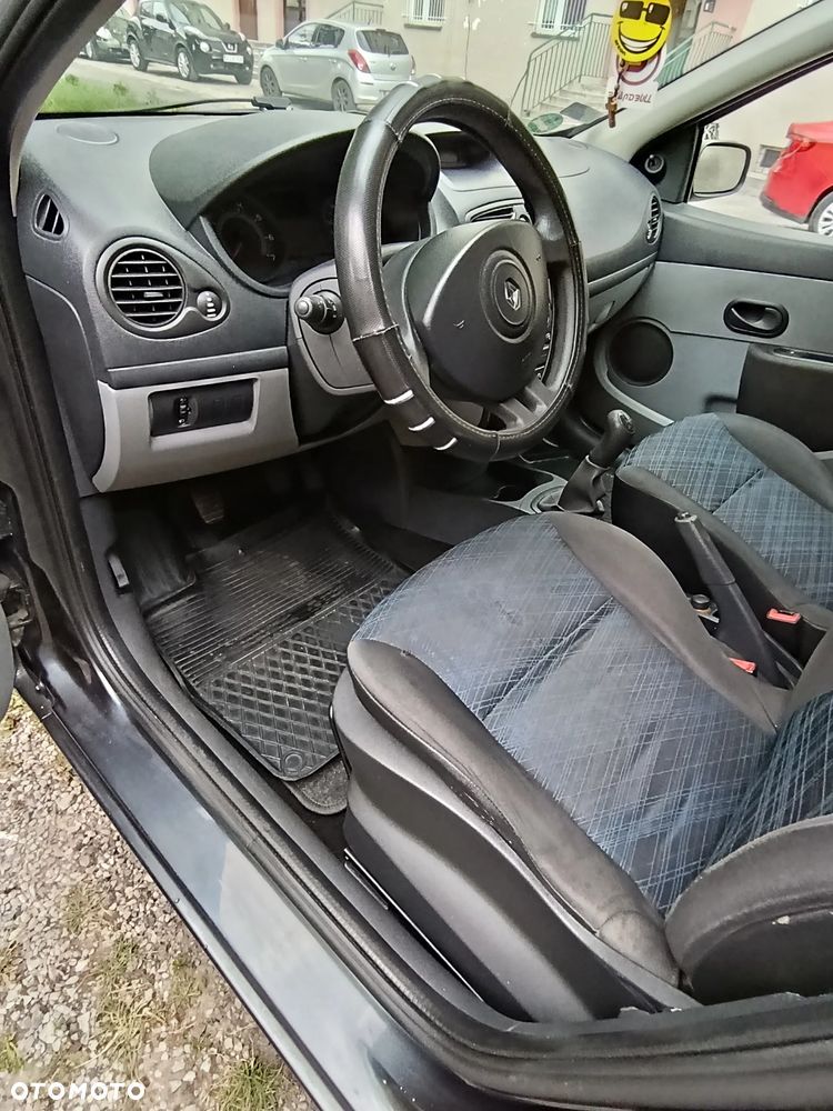 Renault Clio 1.2 16V Authentique - 28
