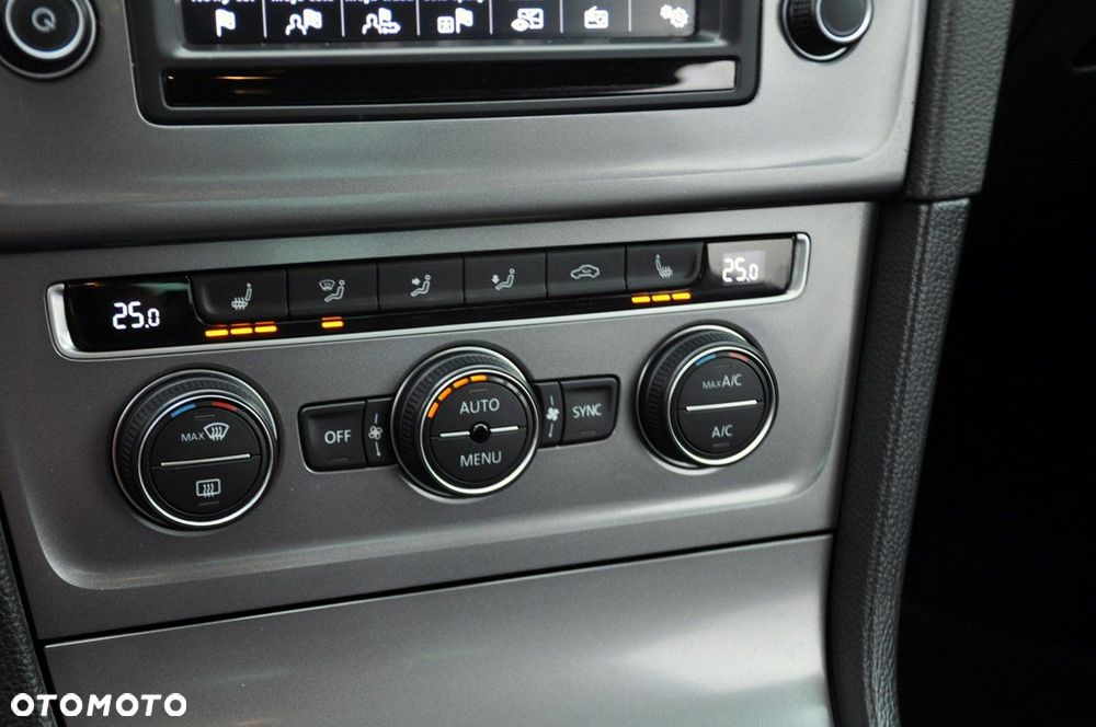 Volkswagen Golf - 33