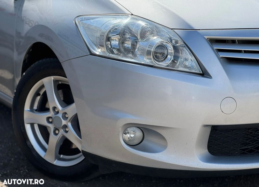 Toyota Auris 2.0 D-4D DPF Sol - 14