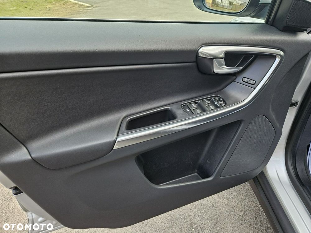 Volvo XC 60 D3 Momentum - 13