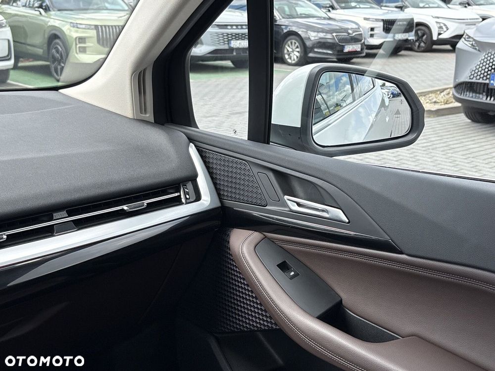 BMW Seria 2 220i mHEV - 13