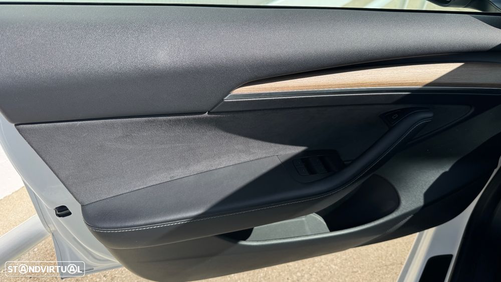 Tesla Model 3 Long Range Tração Integral Premium - 31