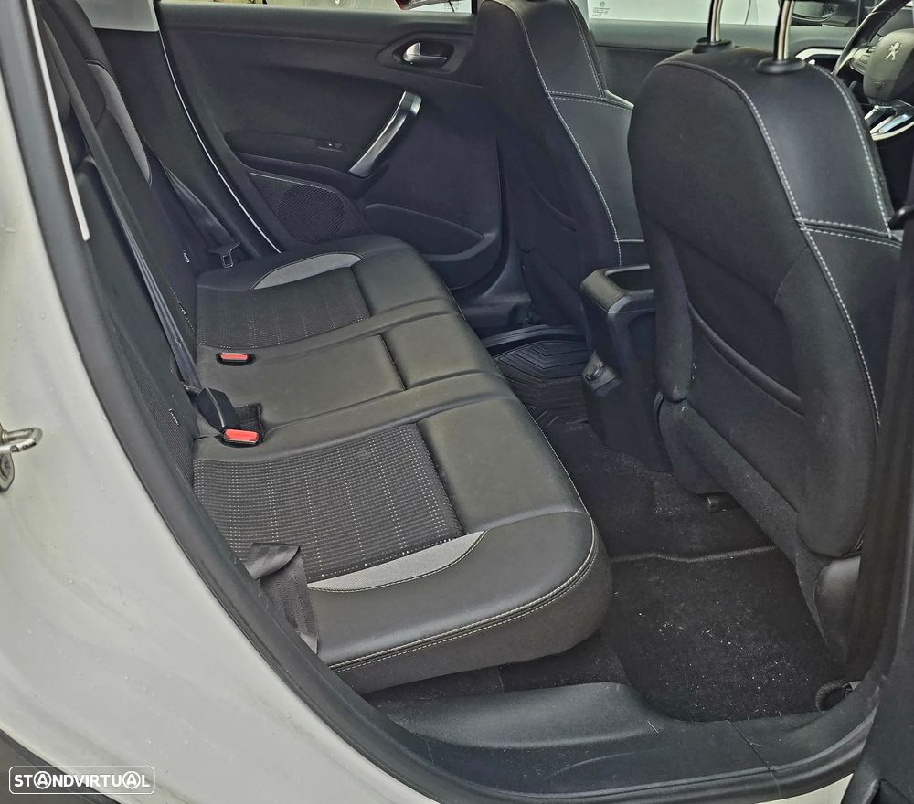 Peugeot 2008 1.6 BlueHDi Allure - 6
