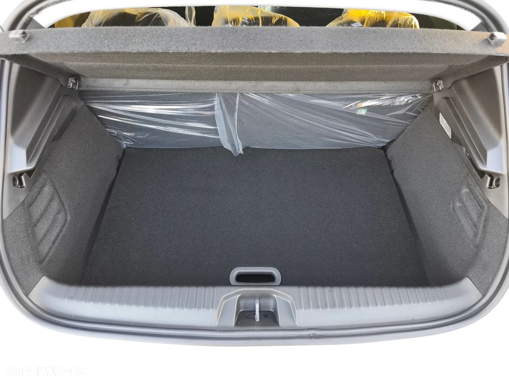 Mitsubishi Colt 1.0T Invite Style Cold - 11