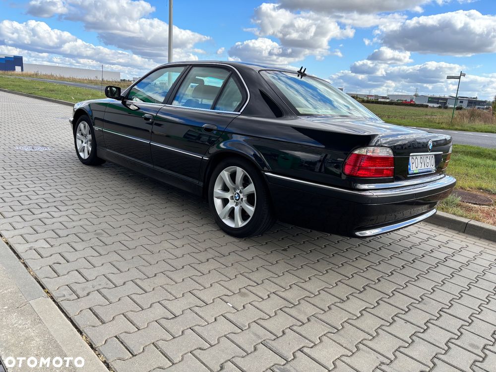 BMW Seria 7 735i - 23