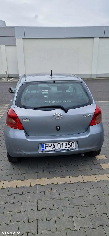 Toyota Yaris - 4