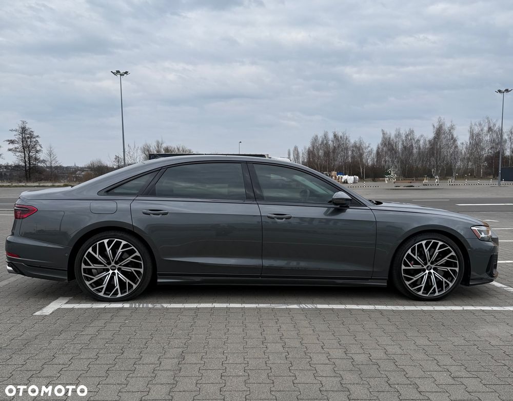 Audi S8 - 6