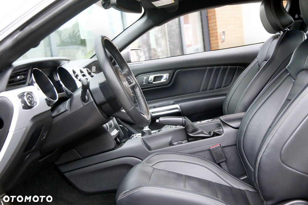 Ford Mustang - 17