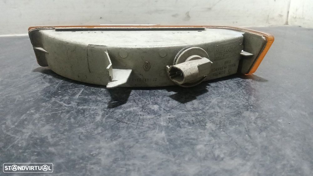 Farolim De Pisca Frente Esq Renault Trafic Caixa (T1, T3, T4, T2) - 3
