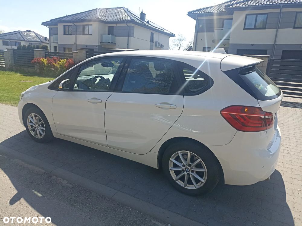 BMW Seria 2 218d - 24