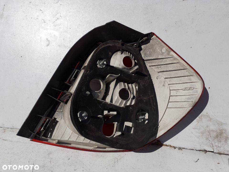 BMW 1 E87 LAMPA TYLNA TYŁ LEWA - 4