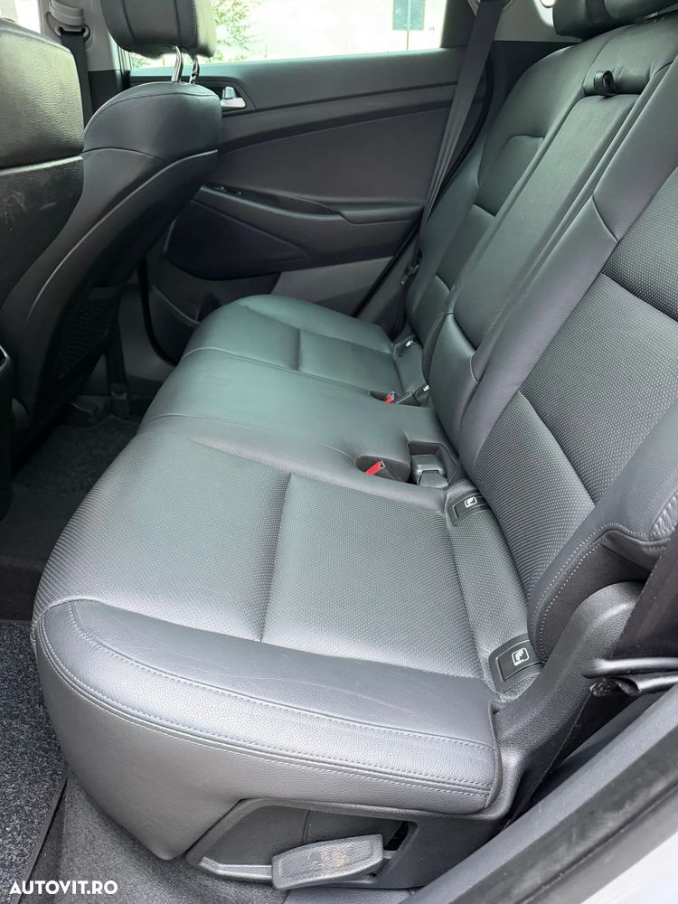 Hyundai Tucson 2.0 CRDI 4WD Automatik Premium - 17