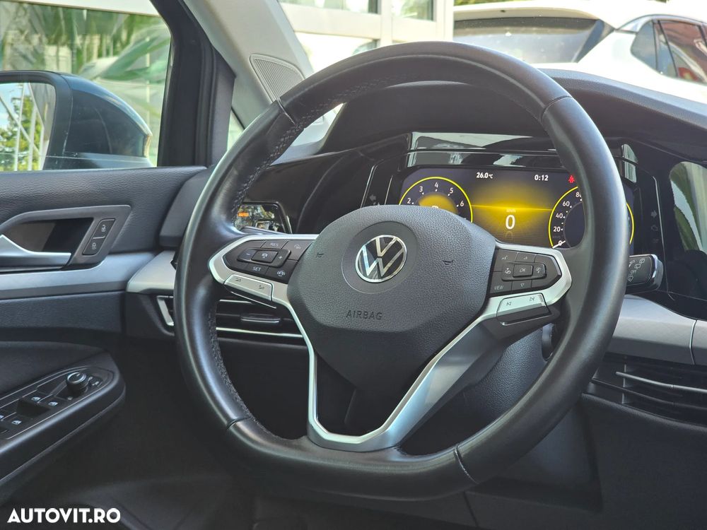 Volkswagen Golf - 22