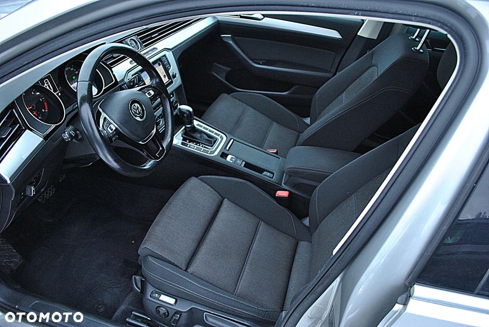 Volkswagen Passat 2.0 TDI SCR DSG Comfortline - 15