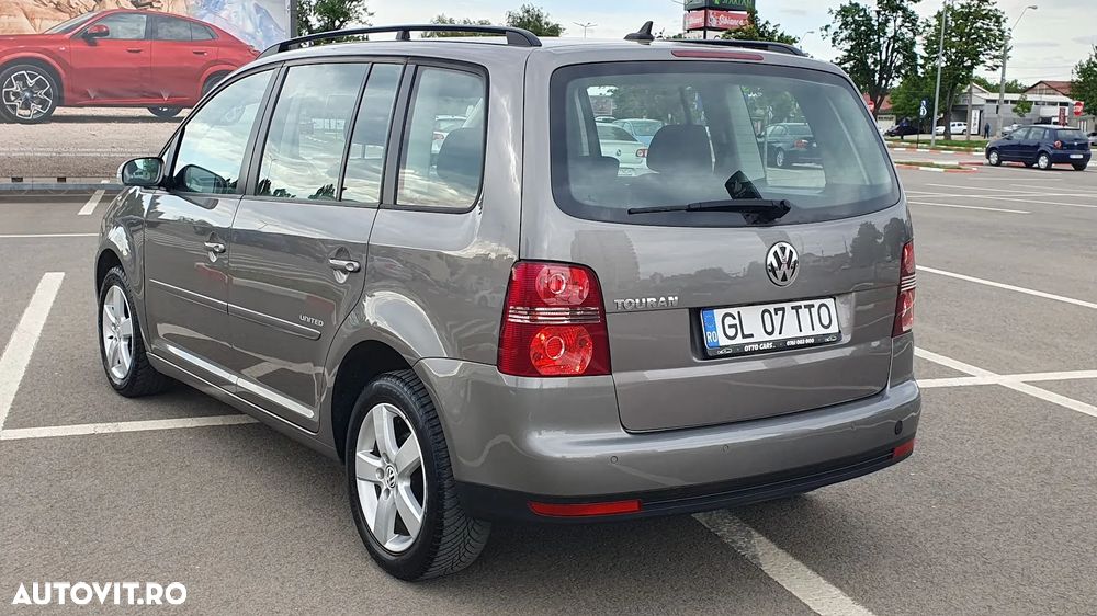 Volkswagen Touran 1.9 TDI DSG United - 26