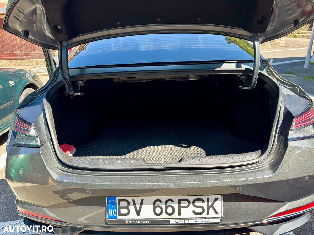 Hyundai Elantra 1.6 l 123 CP CVT Exclusive Navi - 8
