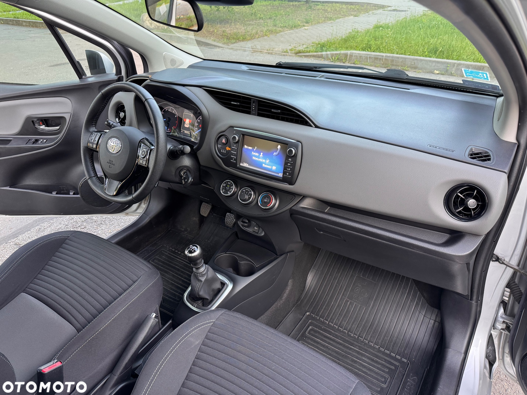 Toyota Yaris 1.5 Life - 12