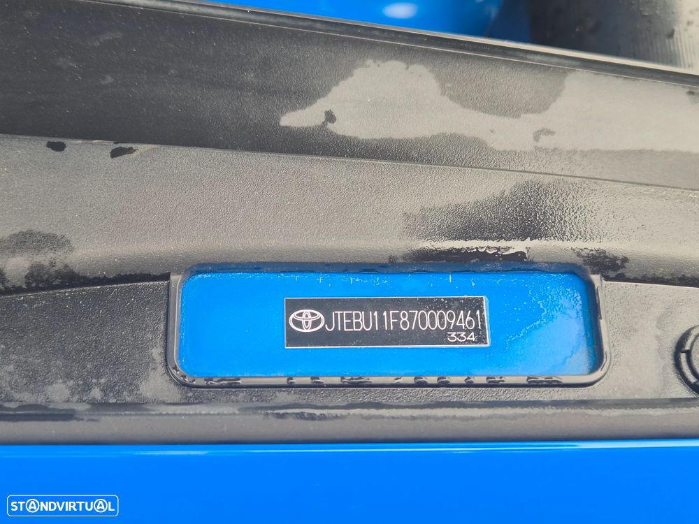 Toyota FJ Cruiser - 16