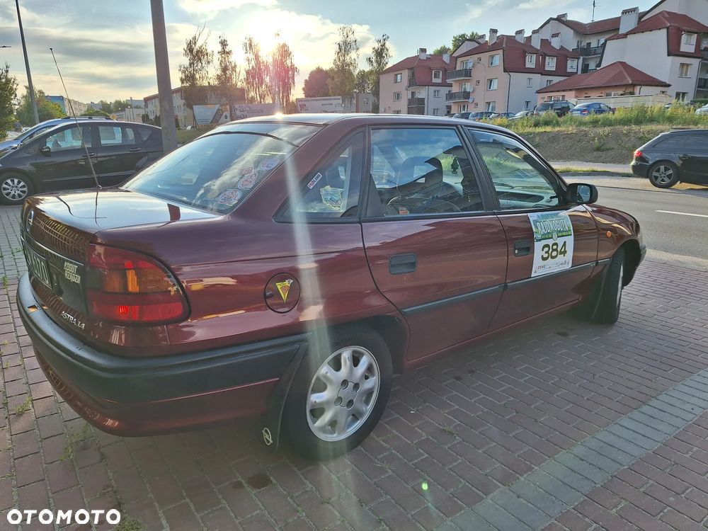 Opel Astra 1.4 GL - 6