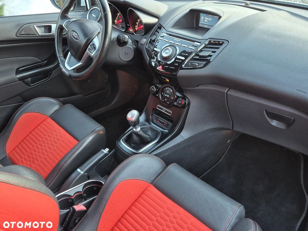 Ford Fiesta 1.6 EcoBoost mit Leder-Sport-Paket ST - 11