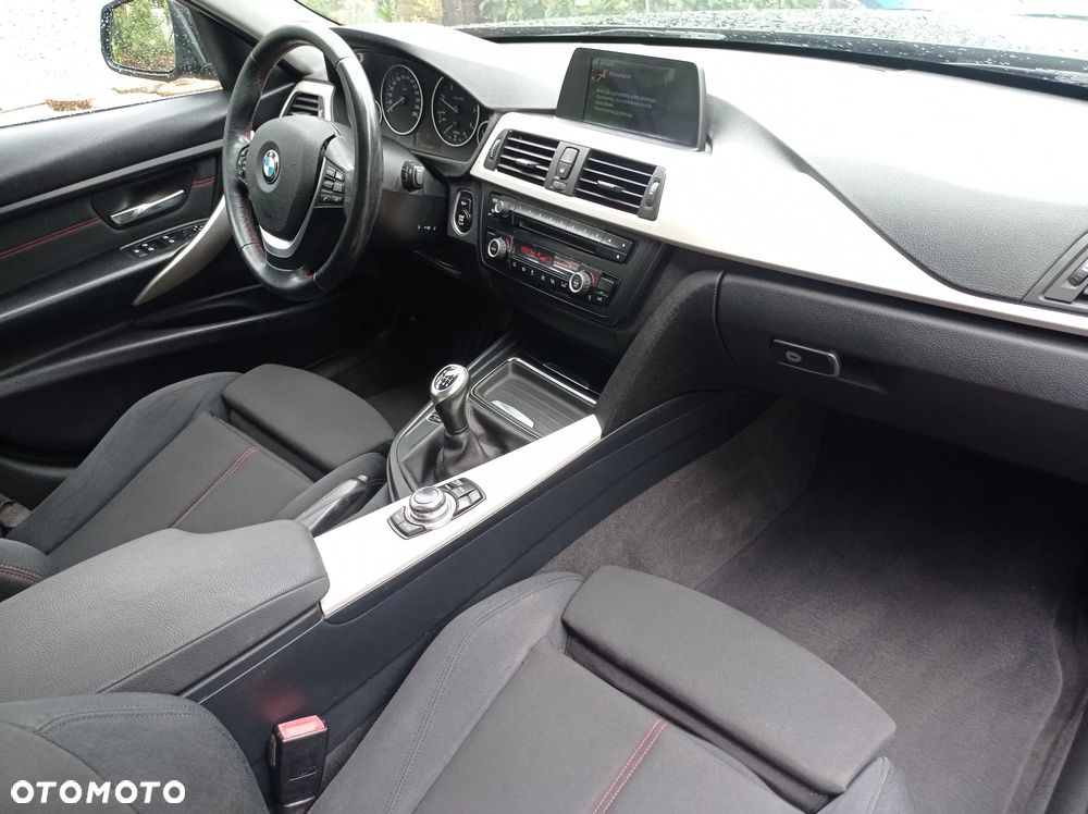 BMW Seria 3 318d DPF Edition Sport - 9