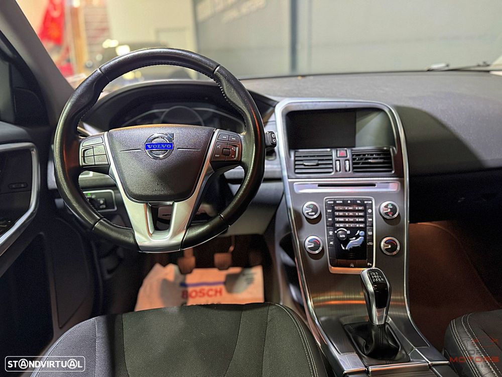 Volvo XC 60 2.0 D3 Momentum - 19