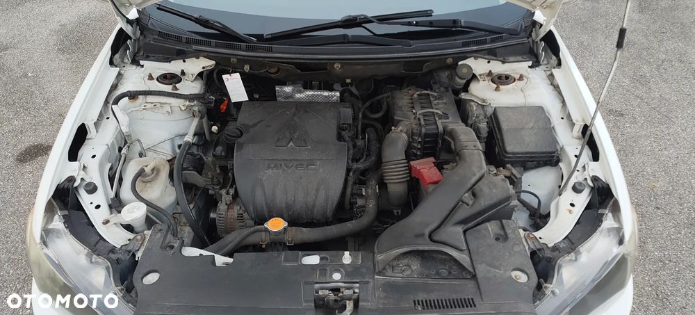 Mitsubishi Lancer 1.5 - 22