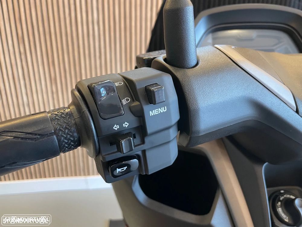 Yamaha NMAX 2025 - 16