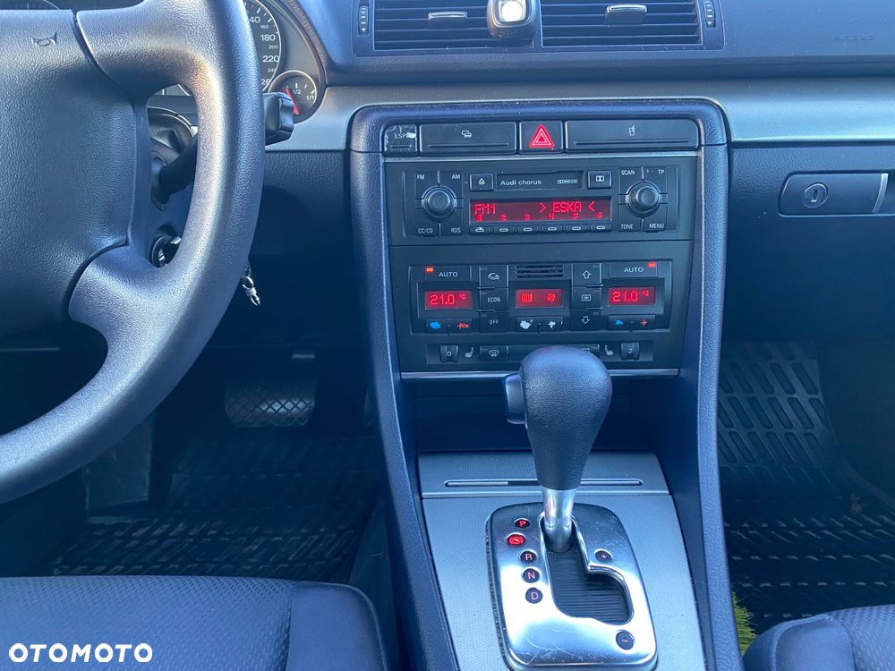 Audi A4 Limousine - 12