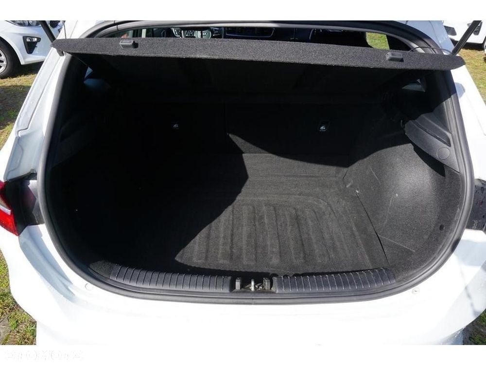 Kia Ceed - 24