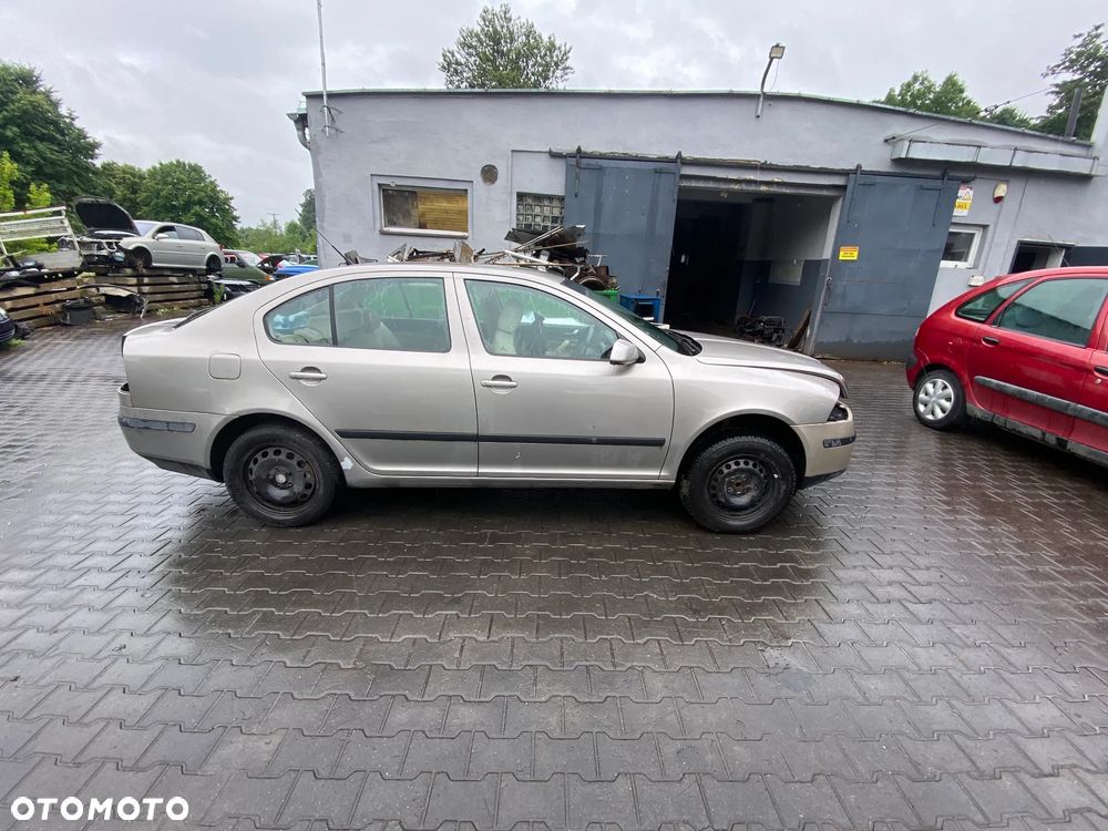 Skoda Octavia II na części - 3