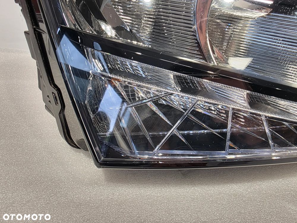 SKODA SCALA 657 19- FULL LED FULLLED FULLED CRYSTAL LIGHTING PRAWA LAMPA PRZEDNIA PRZÓD NR 657941016 NR AUKCJI LPP361 - 4