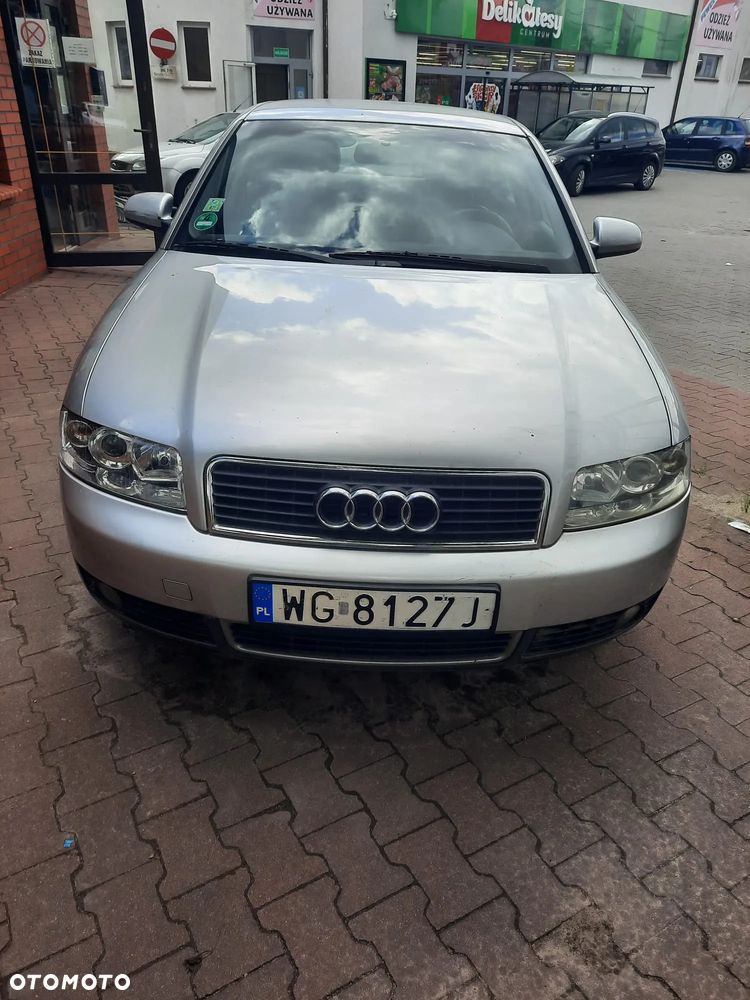 Audi A4 Limousine - 4