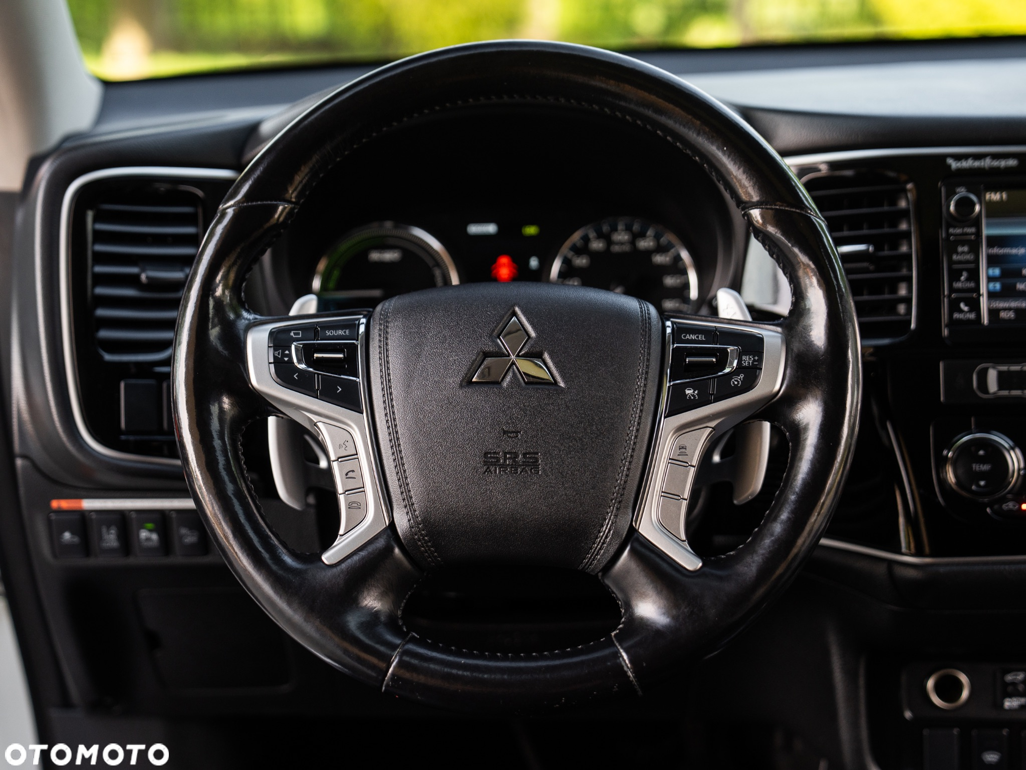 Mitsubishi Outlander 2.0 4WD Plug-In Hybrid Plus - 31