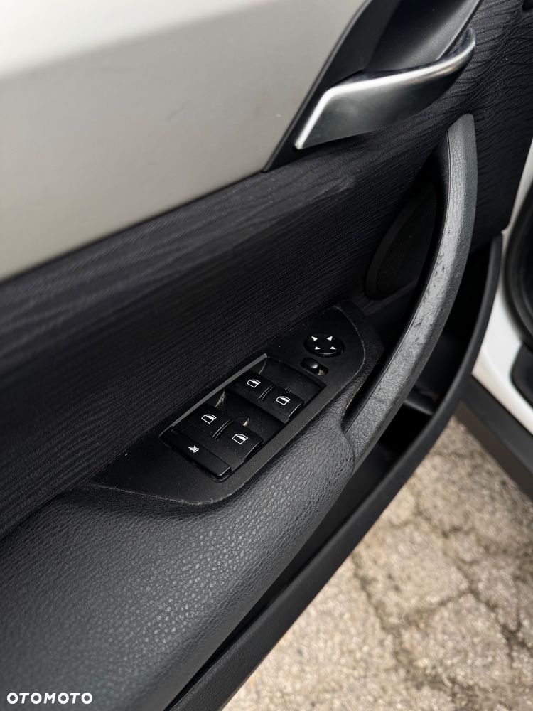 BMW X1 sDrive18d - 22