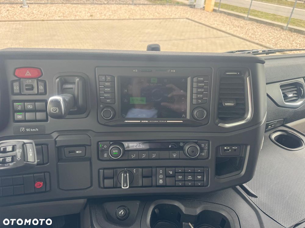 Scania P410/ MEGA LOWDECK/ RUCHOME SIODŁO/ 240Tyskm/ ZAWIESZENIE FULL PODUSZKA/ FULL LEDY/ KLIMA POSTOJOWA - 19