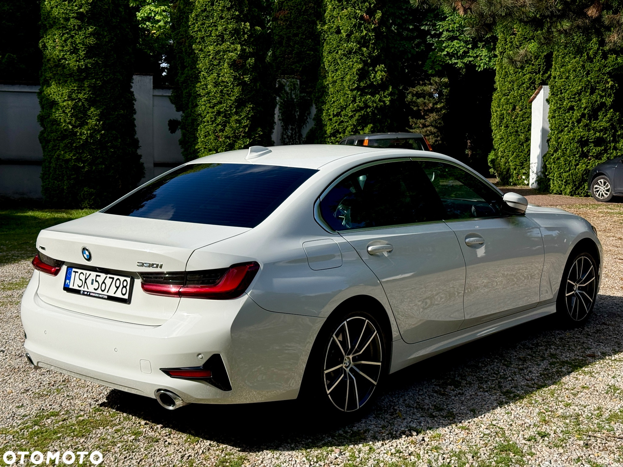 BMW Seria 3 330i xDrive - 9