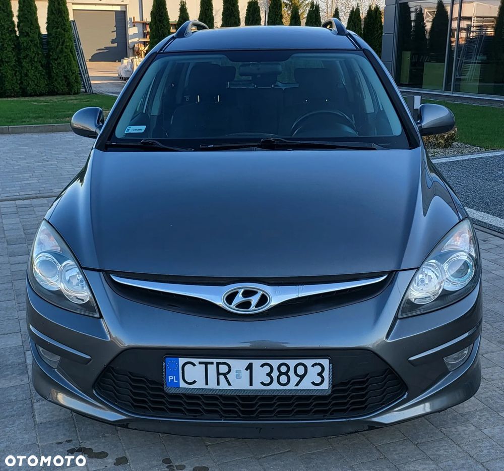 Hyundai i30 1.6 CRDi Base + - 3