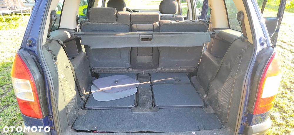 Opel Zafira 1.6 Executive - 9
