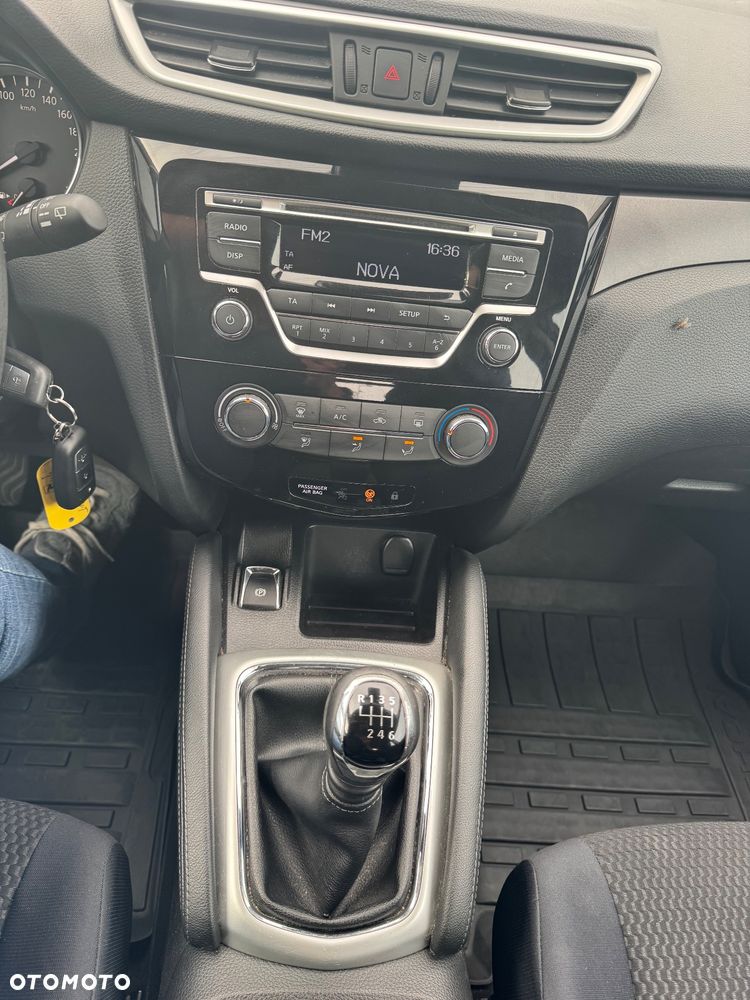 Nissan Qashqai 1.5 dCi TEKNA - 11